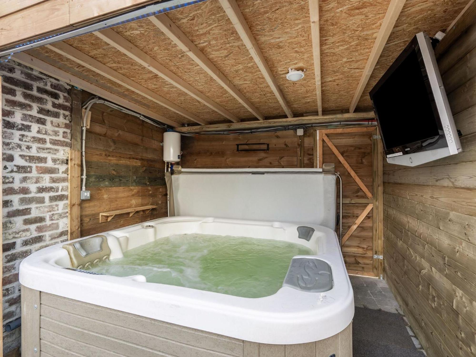 Tasteful Holiday Home In Loppem With Jacuzzi Exterior foto